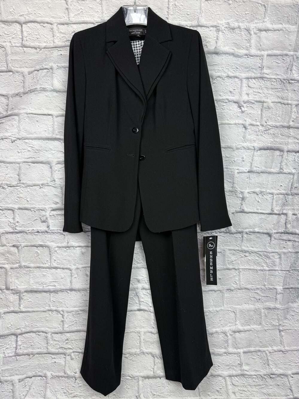 Signature by Larry Levine Women's 3-Piece Black Petite Suit